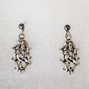 2/20$ NWOT Jellyfish earrings silver tone